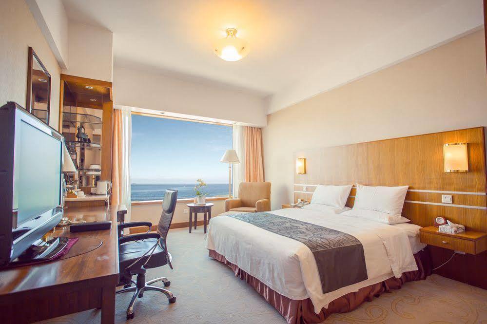 Weihai Golden Bay International Hotel Exteriör bild